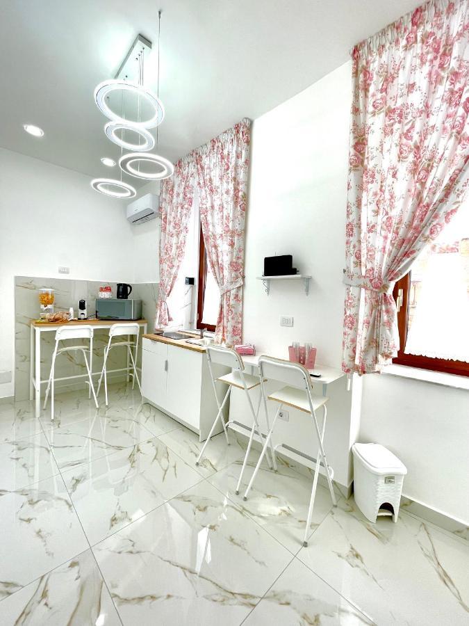 Virgy House Bed and Breakfast Napoli Esterno foto