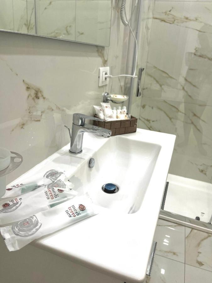 Virgy House Bed and Breakfast Napoli Esterno foto