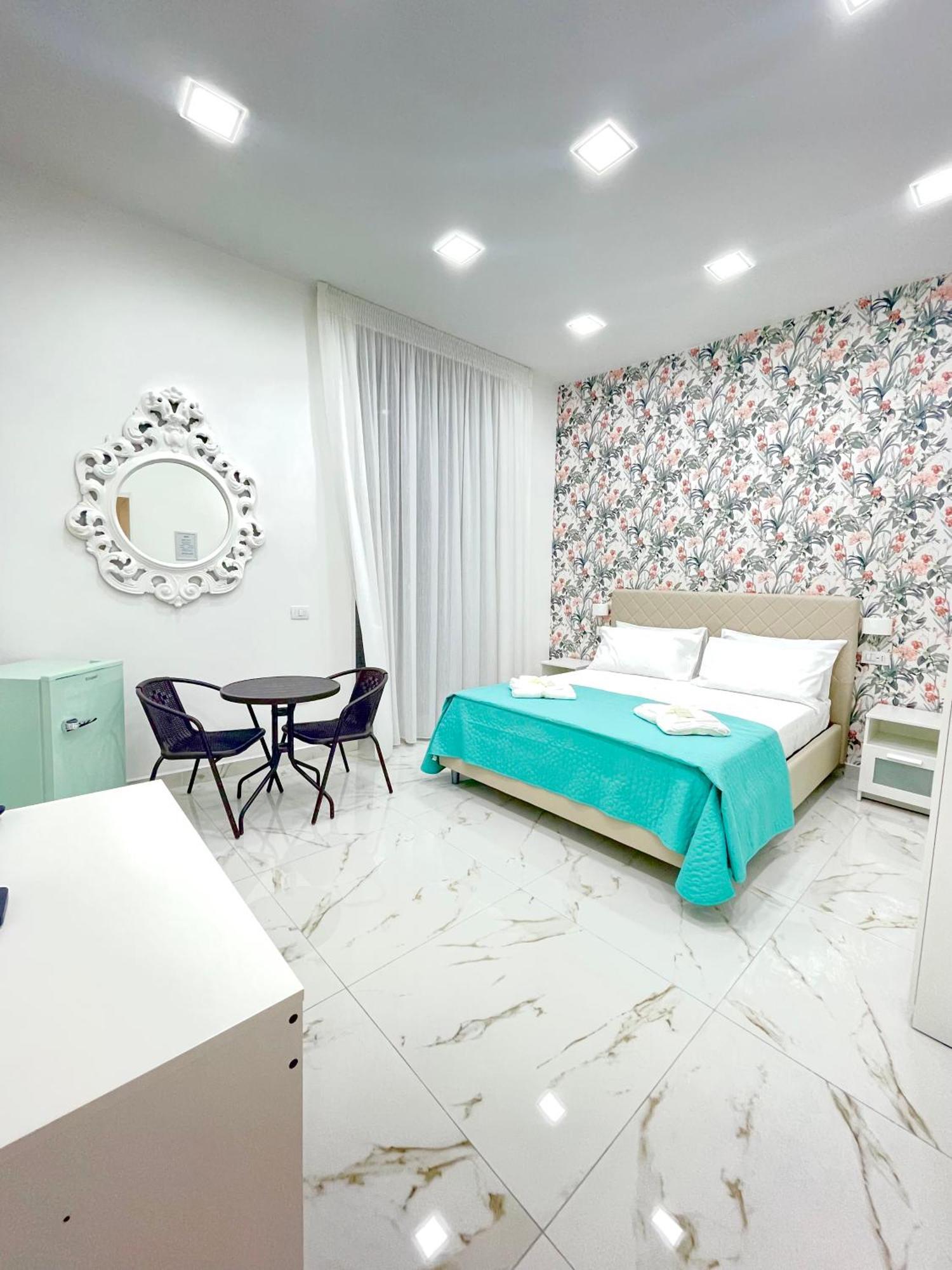 Virgy House Bed and Breakfast Napoli Esterno foto